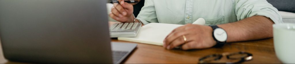 Comment traiter les paies et les paiements à partir des feuilles de temps ?